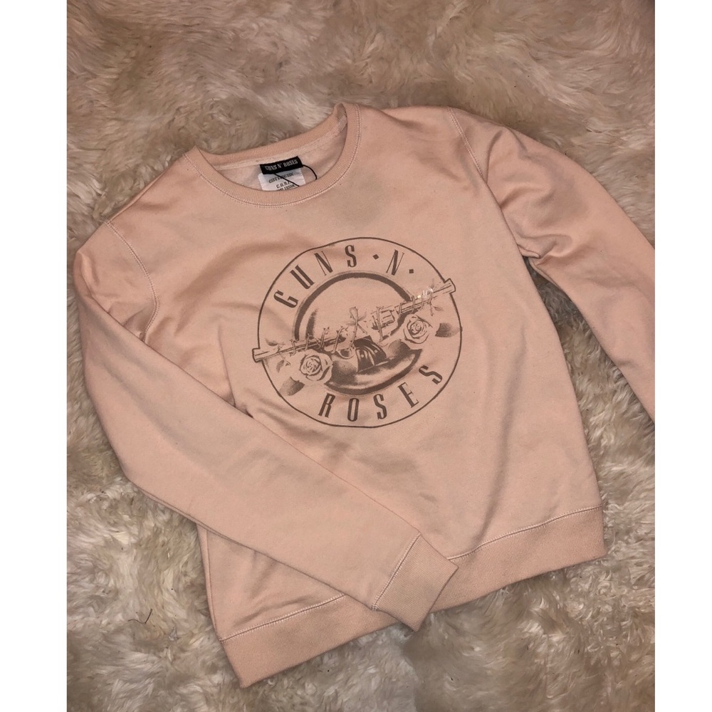 Guns N’ Roses pink sweater